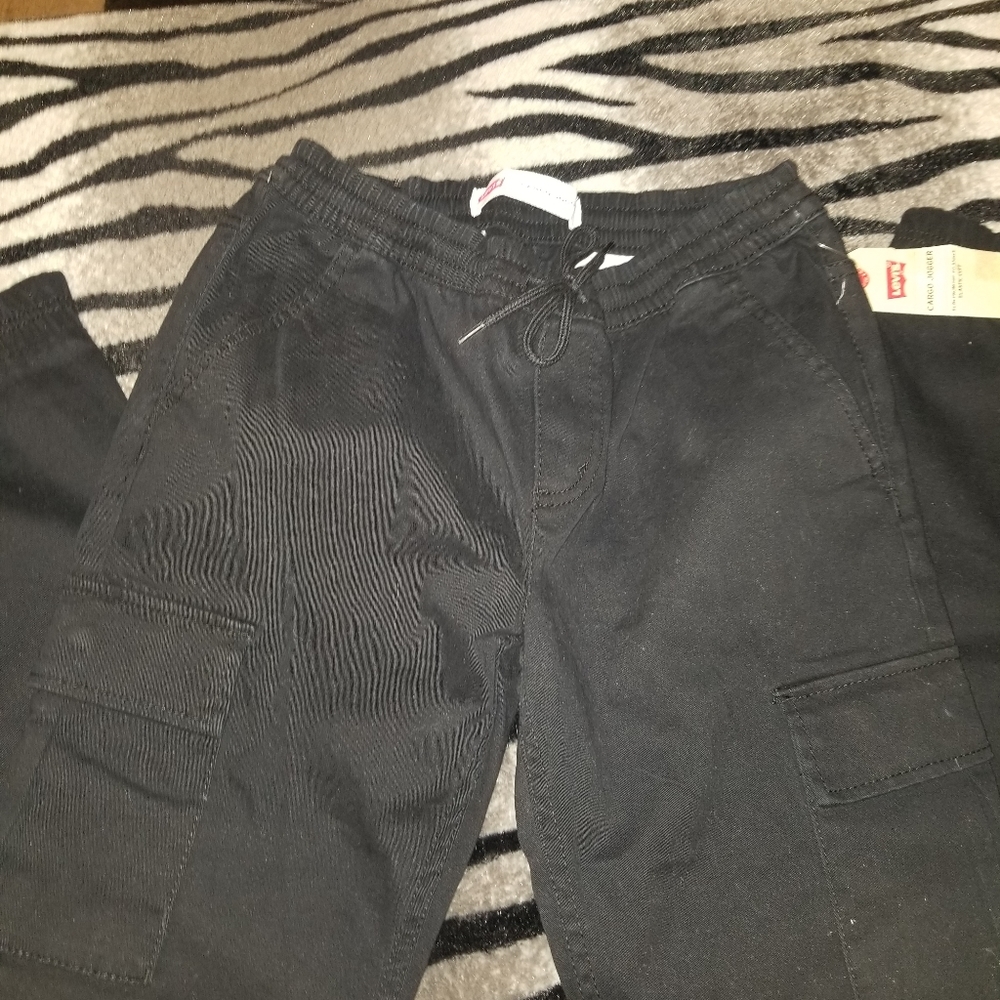 Levi's Cargo Joggers